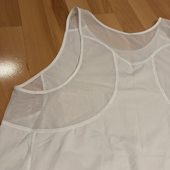 EUC Women's Lululemon White Sculpt II Sleeveless Tank Top - size 8 - Picture 14 of 16